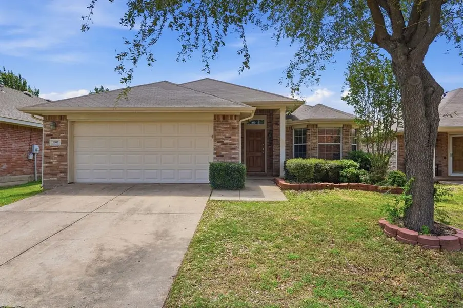 1007 Grimes Drive, Forney, TX 75126