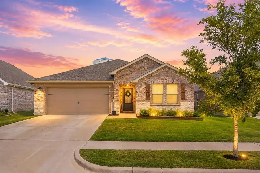 1501 Pleasant Knoll Trail, Aubrey, TX 76227
