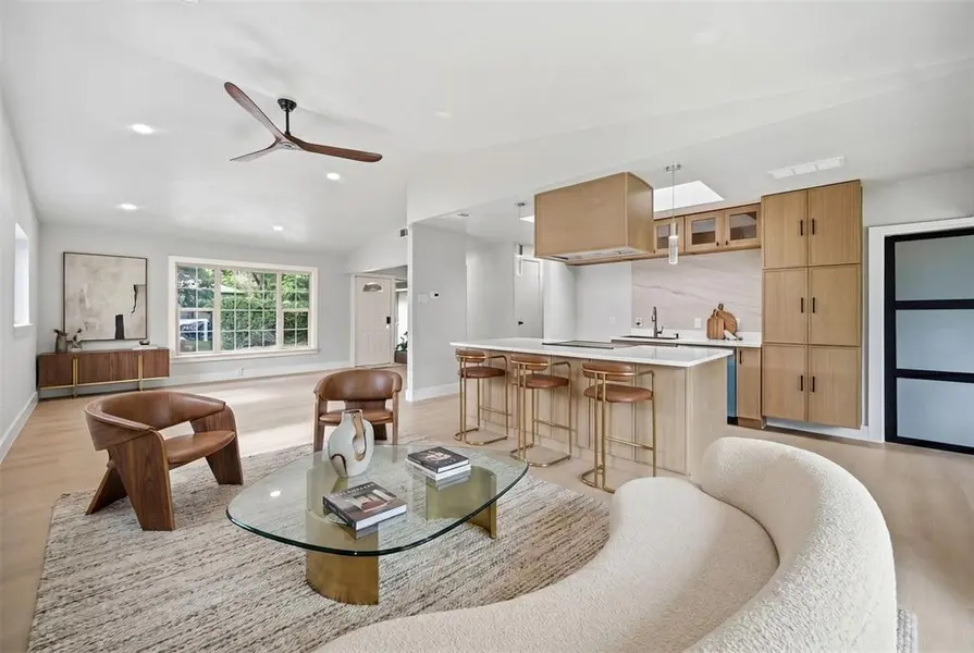 8034 Greenhollow, Dallas, TX 75240