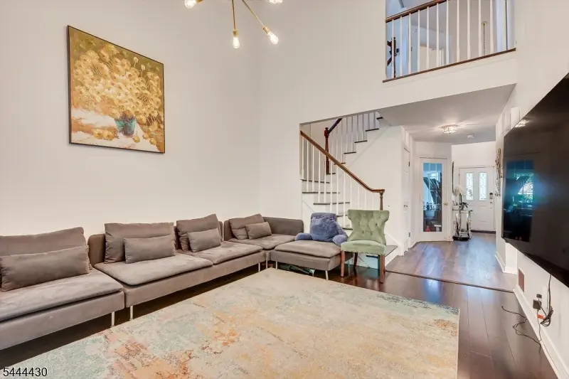 162 Coppertree Ct, Edison Twp., NJ 08820
