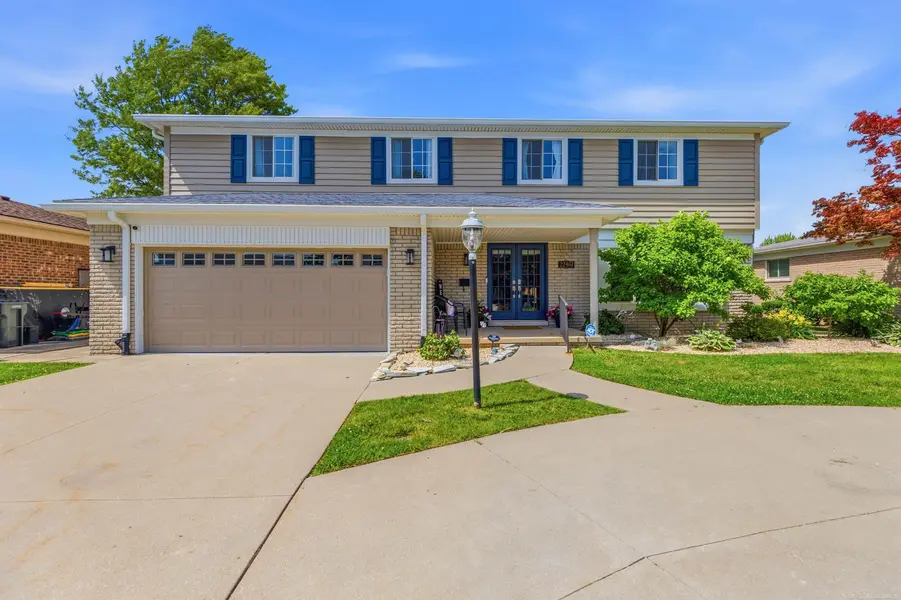 22461 LaVon ST, St Clair Shores, MI 48081