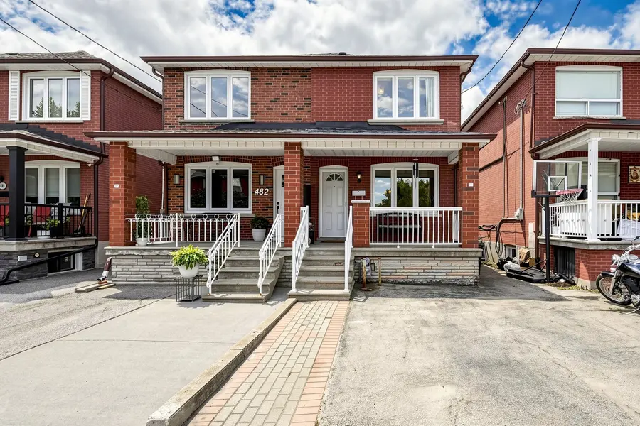 484 Glenholme AVE, Toronto C03, ON M6E 3G2