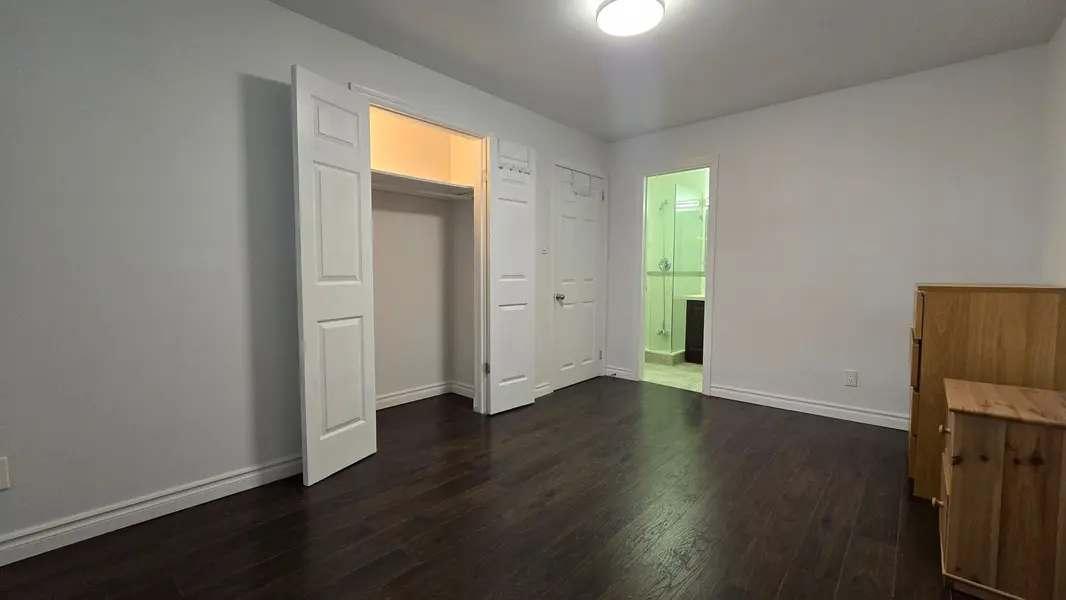 68 Meadowview AVE #Room MC, Markham, ON L3T 1K7