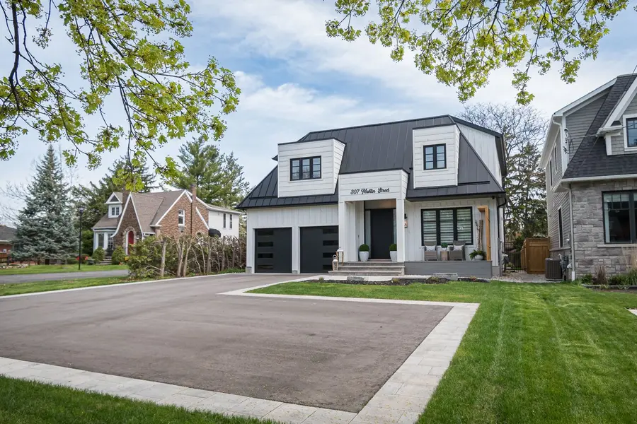 307 Martin ST, Milton, ON L9T 2R7