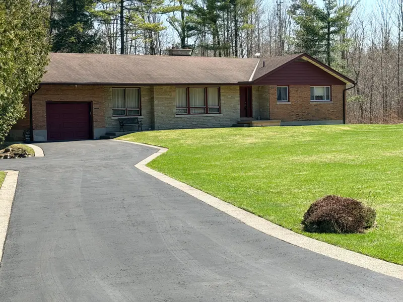 506 11th Concession RD E, Hamilton, ON L8B 1J1