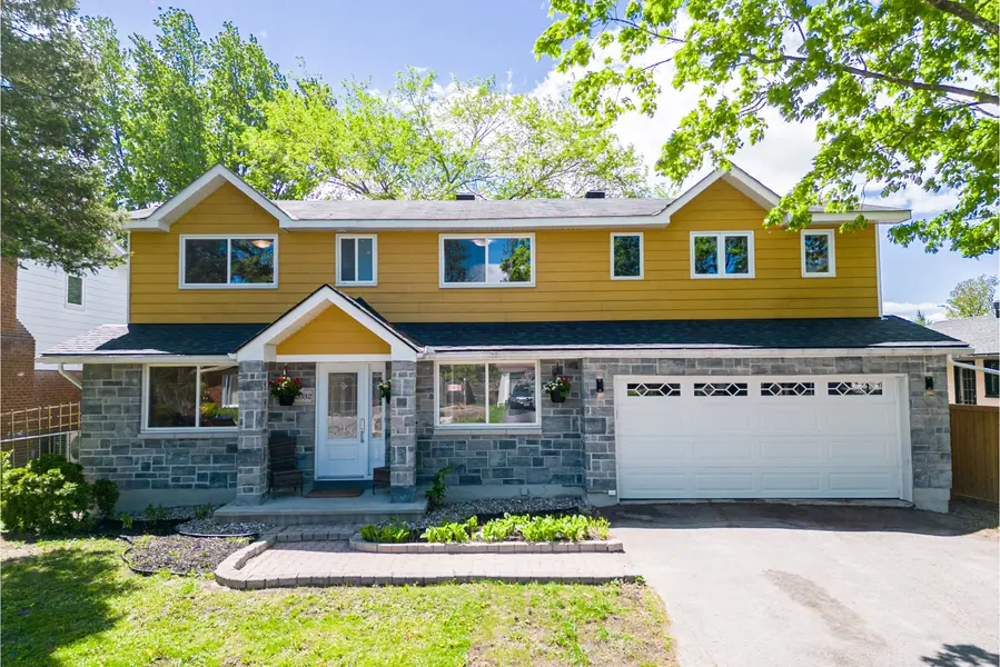2032 Kings Grove CRES, Beacon Hill North - South And Area, ON K1J 6G1
