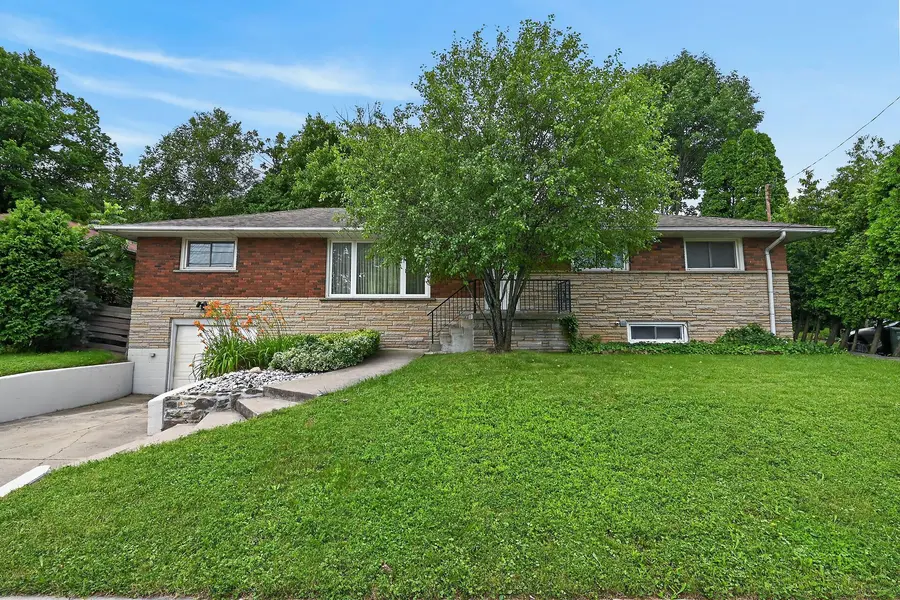 27 Ainslie AVE, Hamilton, ON L8S 2J5