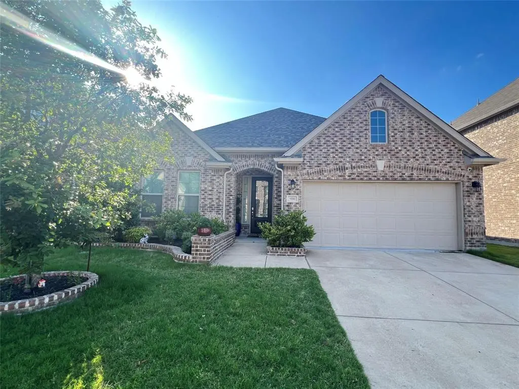 916 Sundrop Drive, Little Elm, TX 75068