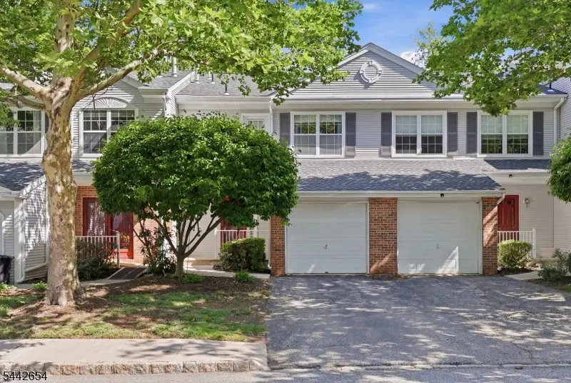 32 Birch Ter, Mount Arlington Boro, NJ 07856
