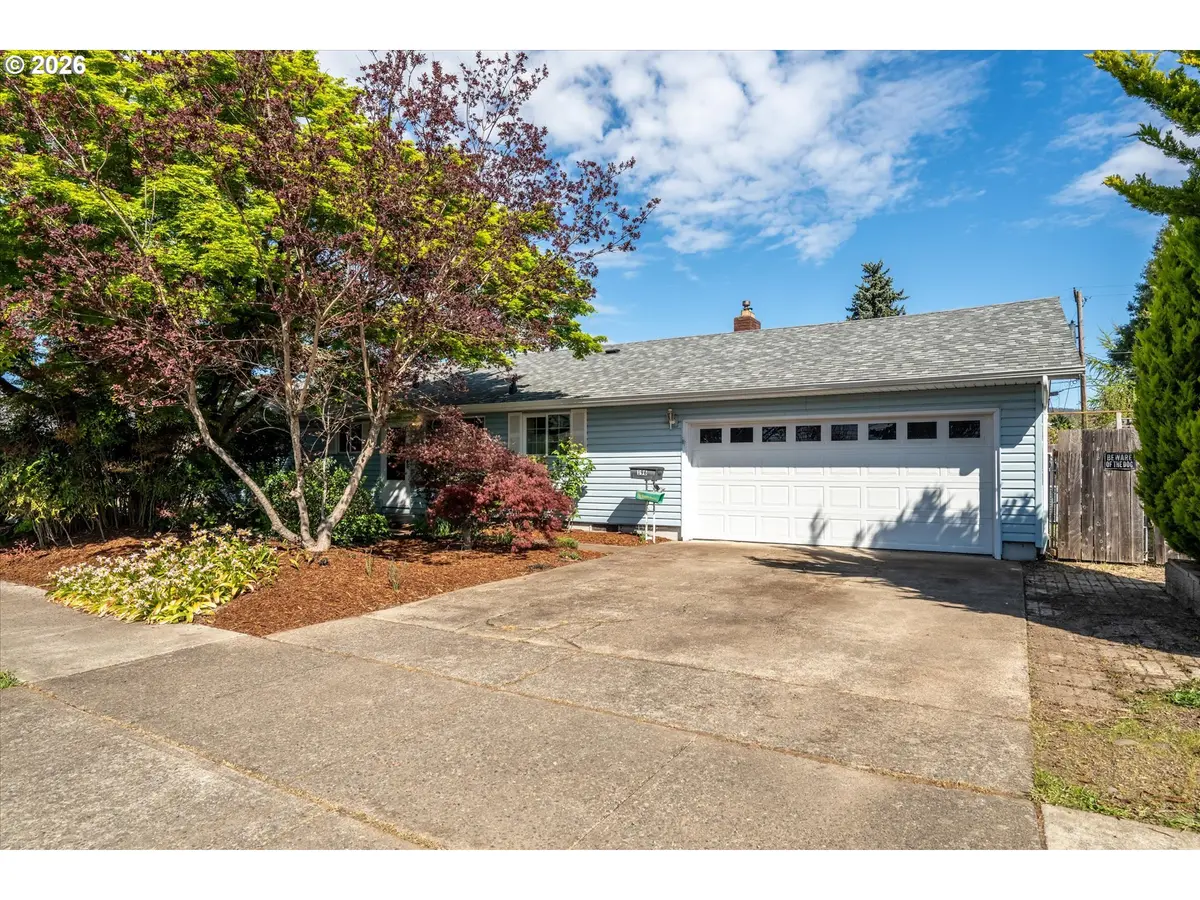 196 HAYDEN BRIDGE WAY, Springfield, OR 97477
