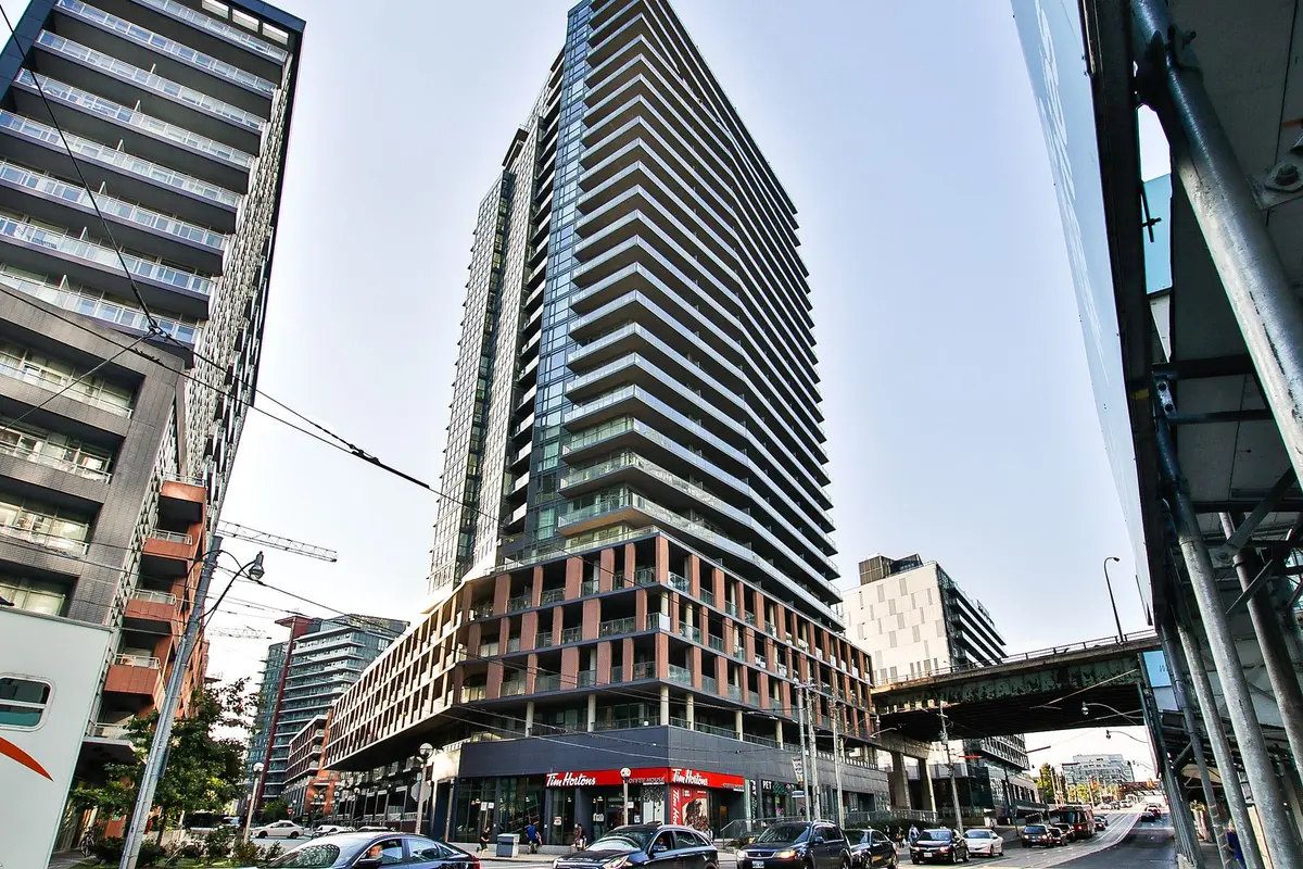 20 Bruyeres Mews #902, Toronto C01, ON M5V 0G8