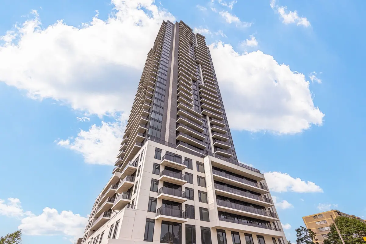 15 David Salomon DR #907, Toronto C11, ON M3C 1E7
