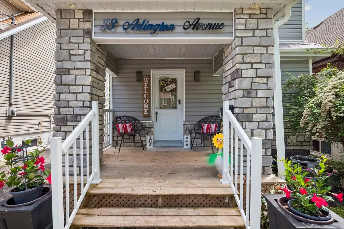 23 Arlington AVE, Oshawa, ON L1G 2N3
