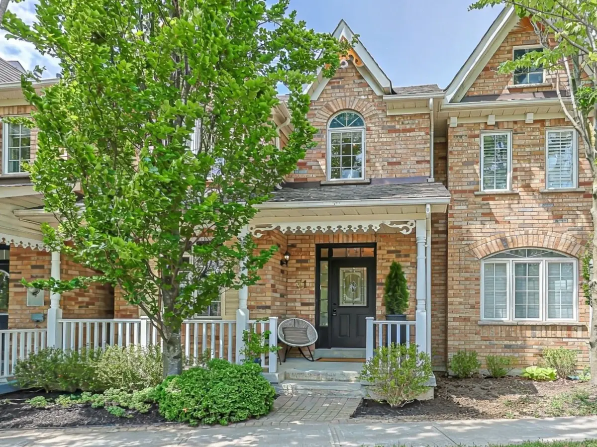 31 Queen's Plate DR, Markham, ON L6C 2A9