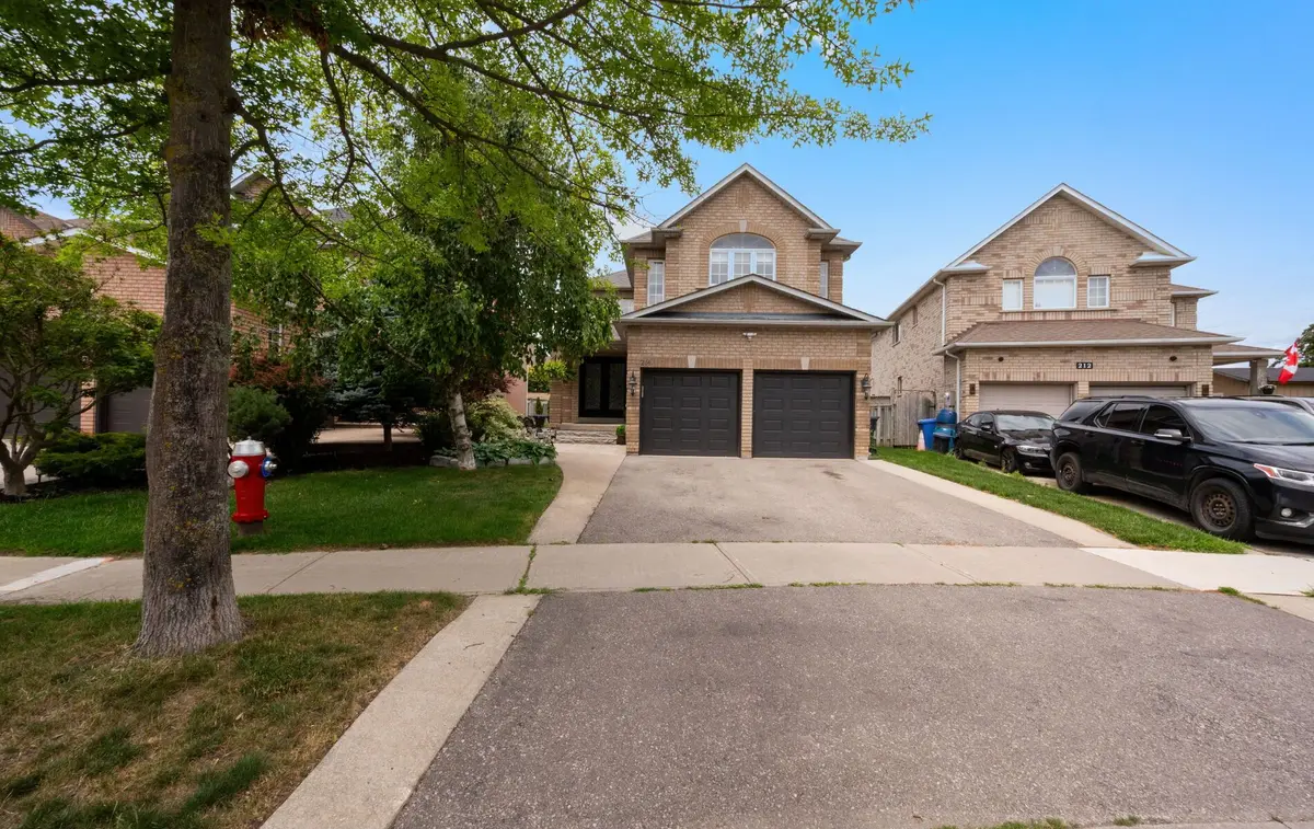 214 Waterbury ST, Caledon, ON L7E 2H9