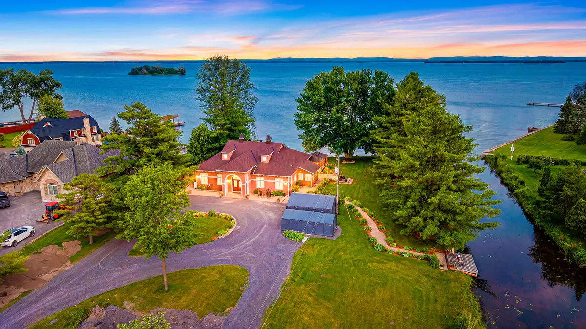 20236 COUNTY ROAD 2 RD, South Glengarry, ON K0C 2E0