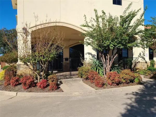 5312 Park Springs Boulevard, Arlington, TX 76017