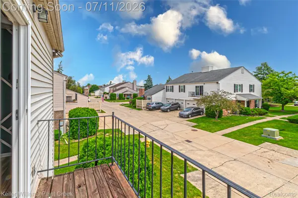 44524 N Bunker Hill DR #112, Clinton Charter Township, MI 48038