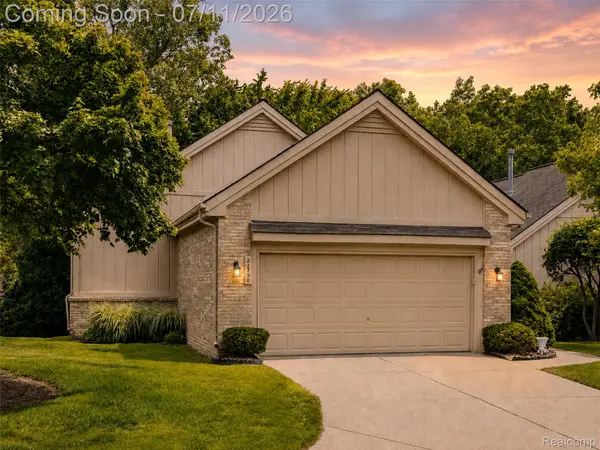 21790 River Ridge TRL, Farmington Hills, MI 48335