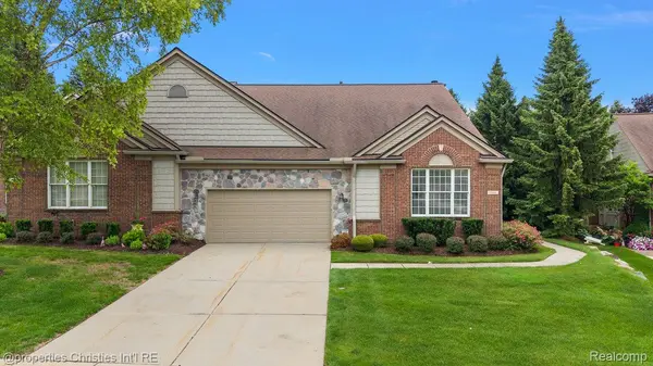 1946 Dunham DR, Rochester, MI 48306