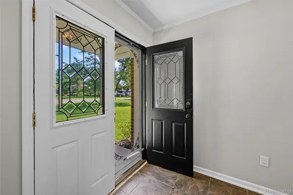 13404 Sequoia LN, Green Oak Township, MI 48178