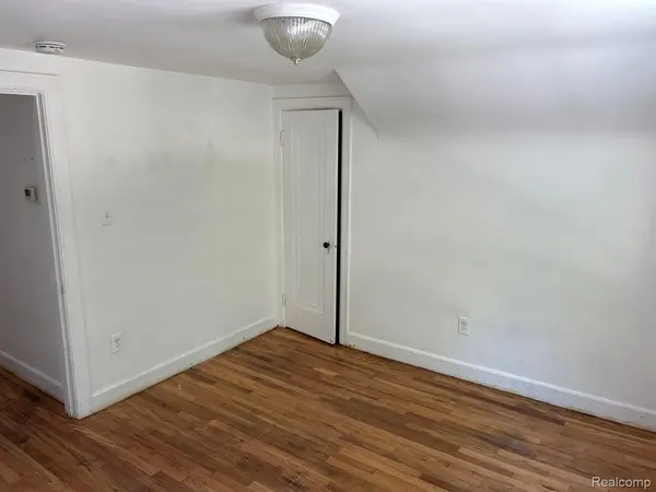 16 1/2 MOROSS ST, Mt. Clemens, MI 48043