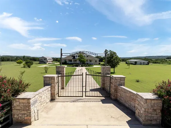 664 Fm 182, Clifton, TX 76634