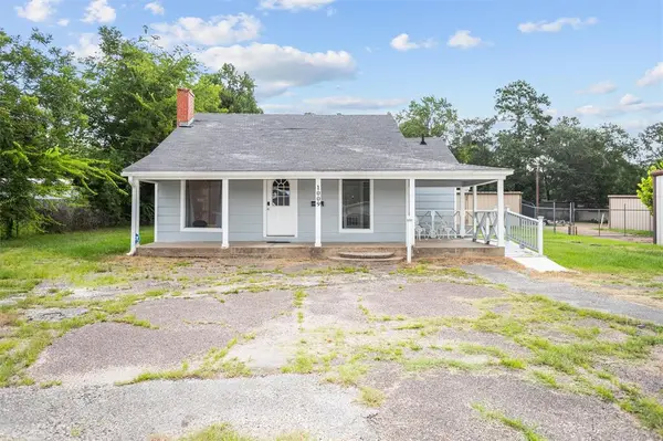 1009 E Denman Avenue, Lufkin, TX 75901