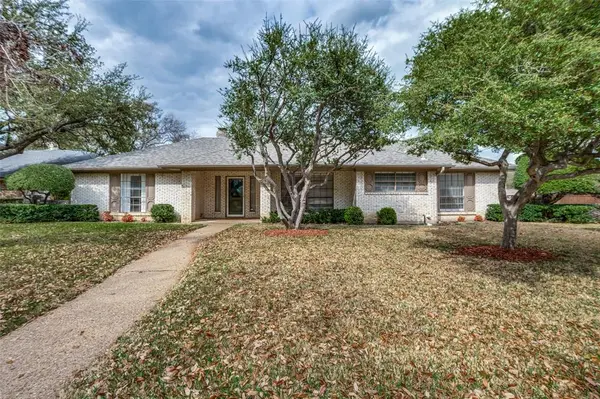 2801 W Aspen Court, Plano, TX 75075