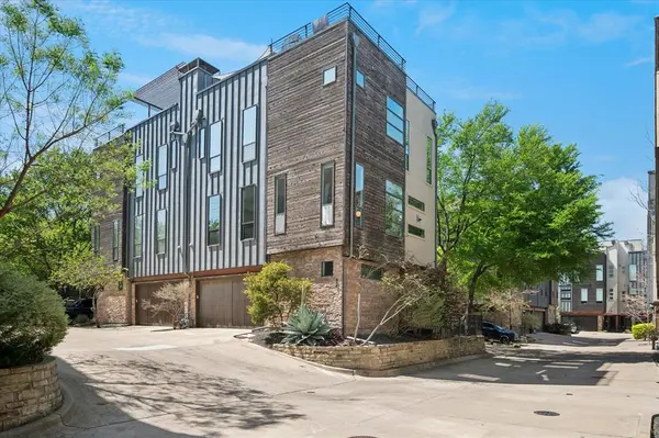 432 Trinity River Circle, Dallas, TX 75203