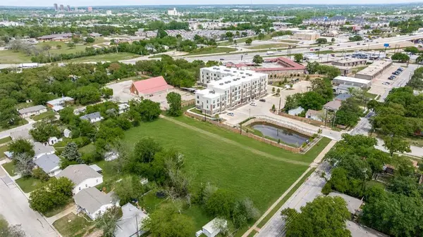 1100 Willowwood Street, Denton, TX 76205