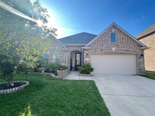 916 Sundrop Drive, Little Elm, TX 75068