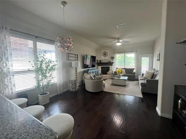 916 Sundrop Drive, Little Elm, TX 75068