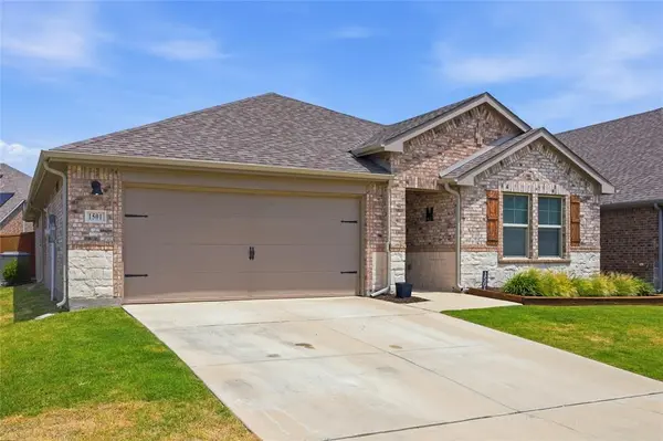1501 Pleasant Knoll Trail, Aubrey, TX 76227