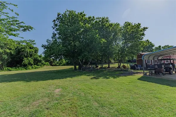 1103 E Old Chico Road, Decatur, TX 76234