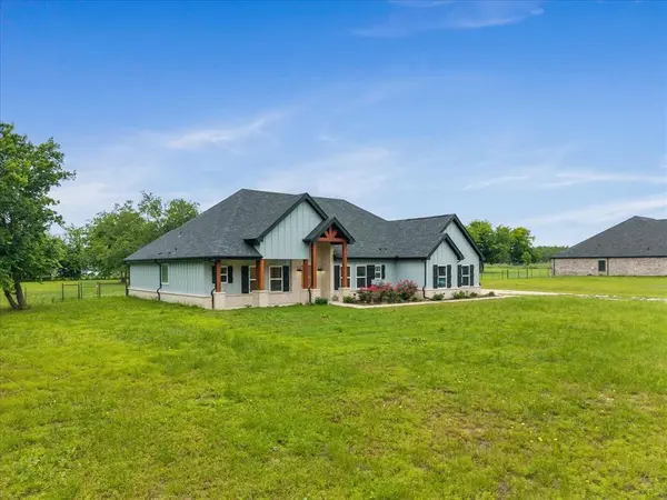 800 County Road 4108, Greenville, TX 75401