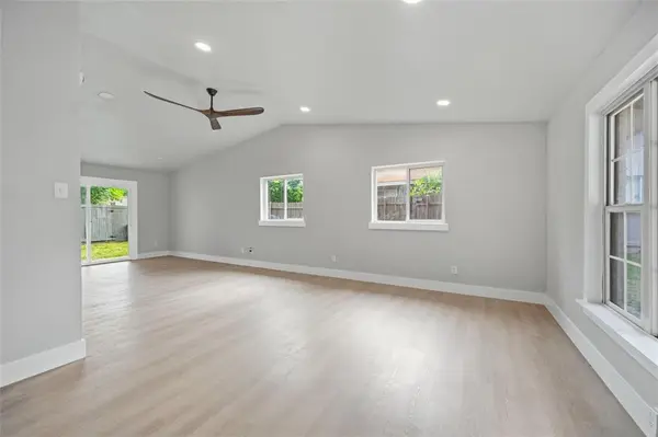 8034 Greenhollow, Dallas, TX 75240