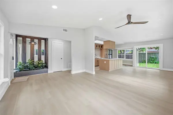8034 Greenhollow, Dallas, TX 75240