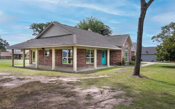 21750 Lakewood Lane, Chandler, TX 75758