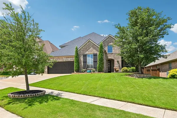 916 Champions Court, Roanoke, TX 76262