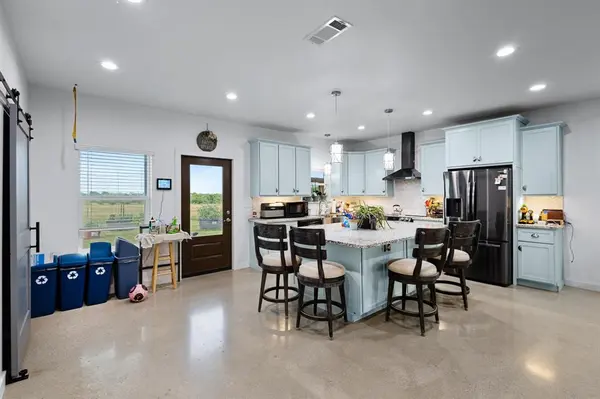124 County Road 4511, Decatur, TX 76234