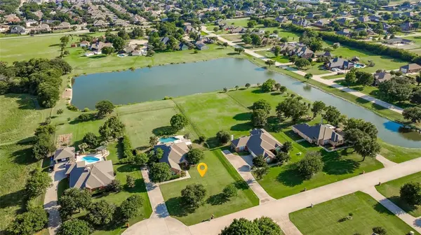 104 Island Circle, Shady Shores, TX 76208