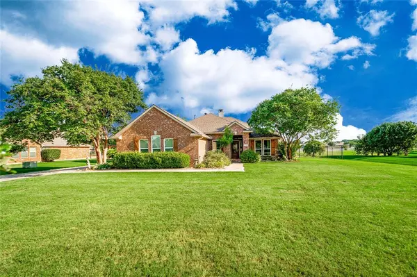 104 Island Circle, Shady Shores, TX 76208