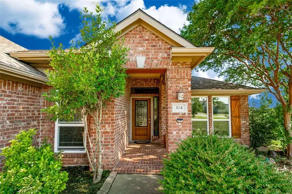 104 Island Circle, Shady Shores, TX 76208
