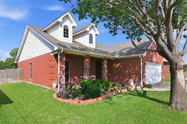 5913 Ozark Drive, Fort Worth, TX 76131
