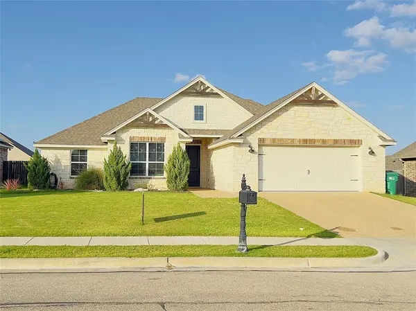 395 Cavitt Court, Robinson, TX 76706