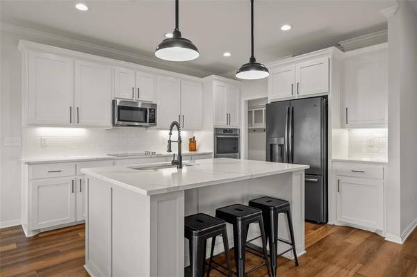 395 Cavitt Court, Robinson, TX 76706