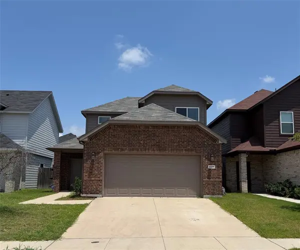 2237 Diamond Drive, Grand Prairie, TX 75051