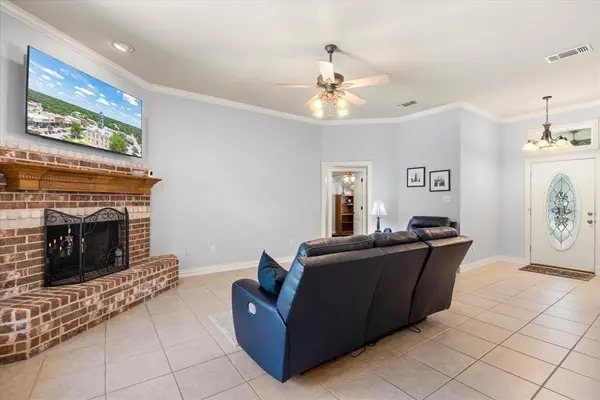 6316 Carrizo Drive, De Cordova, TX 76049