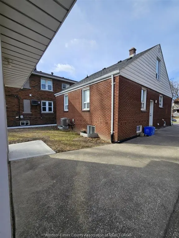 336 PARTINGTON Avenue, Windsor, ON N9B 2N5